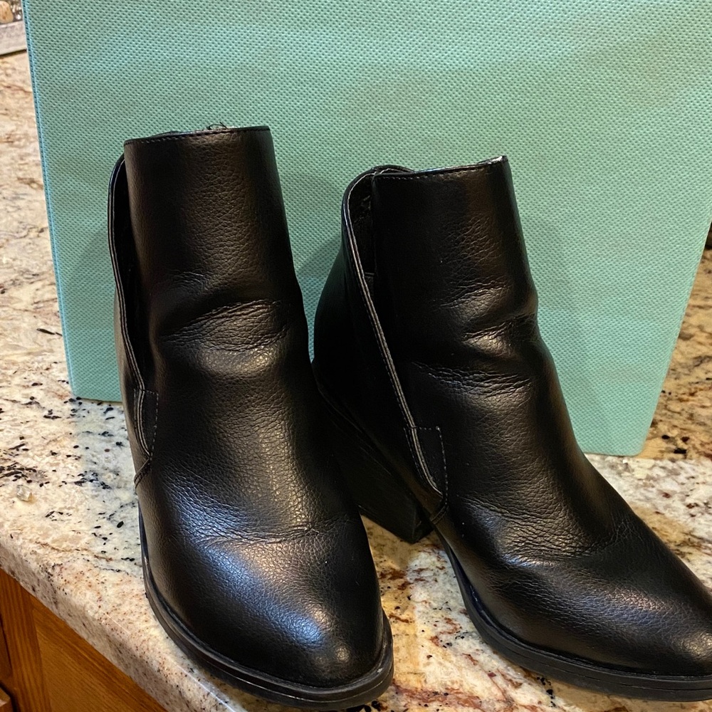 Apt. 9 Black Ankle Boot’s